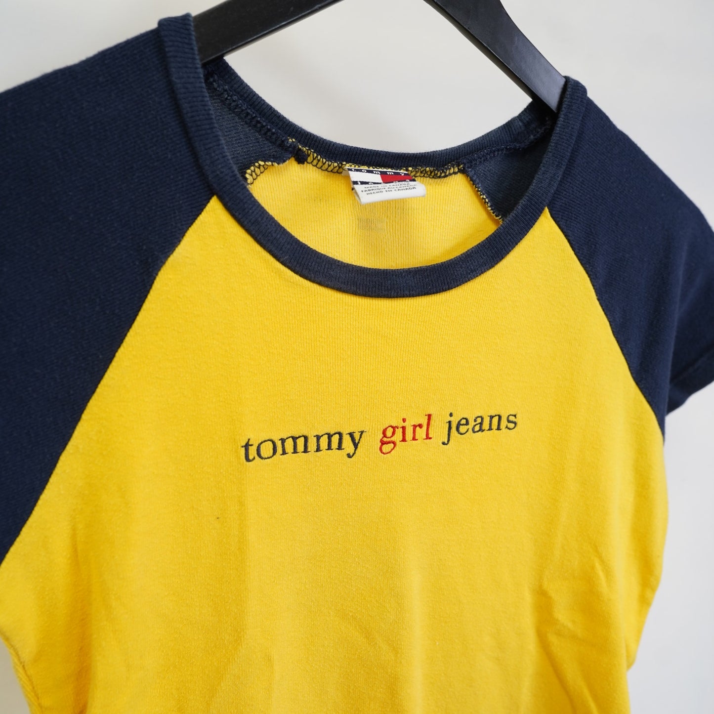 (Women's L) Vintage Tommy Girl Jeans Yellow T-Shirt Y2K Women's L Yellow 2000s 90s