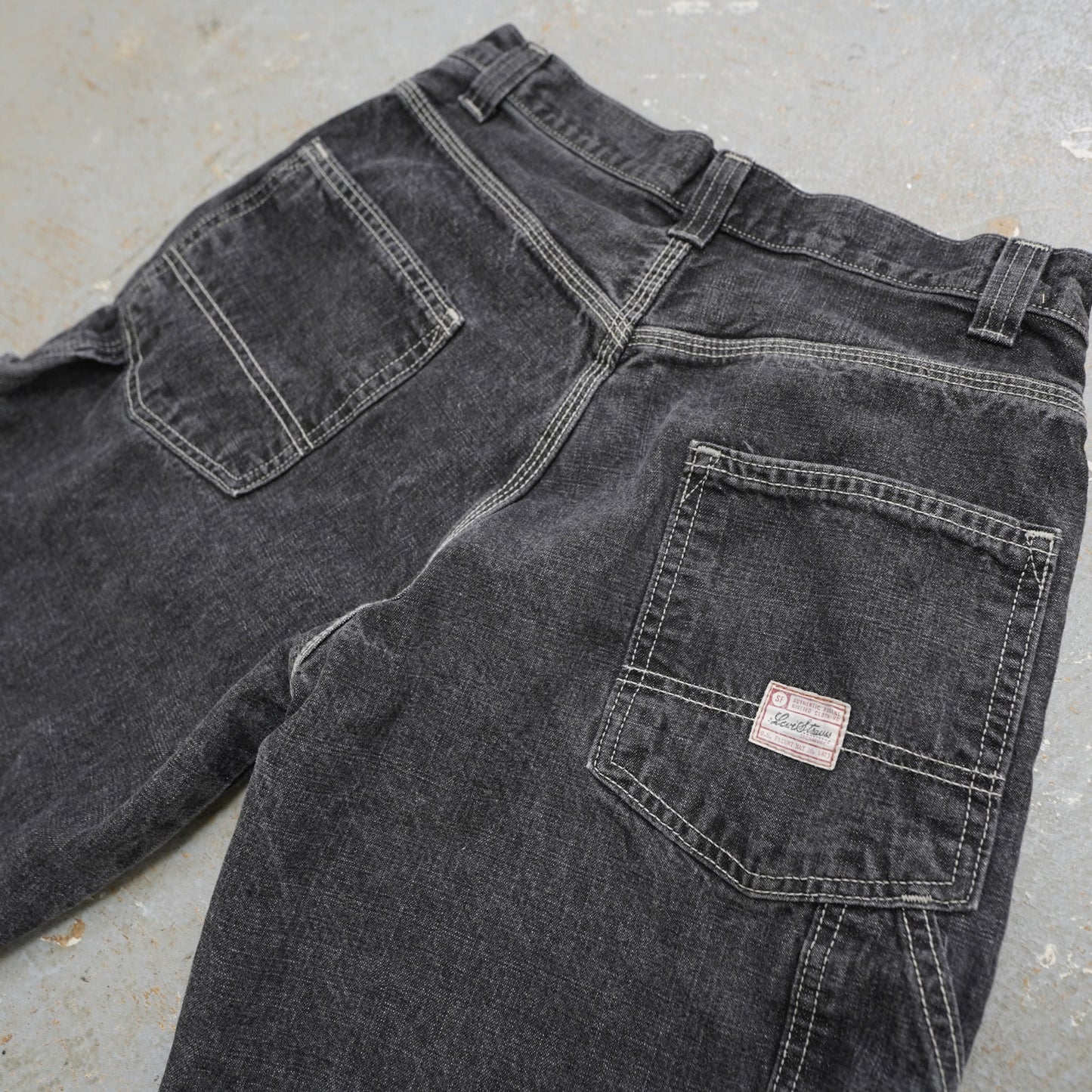 (Sz. 30) Vintage Levi's Strauss Y2K Baggy Denim Carpenter Shorts Men's Sz. 30 Black 2000s