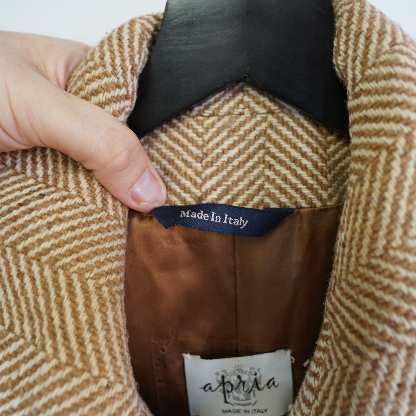 (Women's S) Vintage Apria Italy Herringbone Wool Tan Overcoat Women's S Full Length Mob Wife