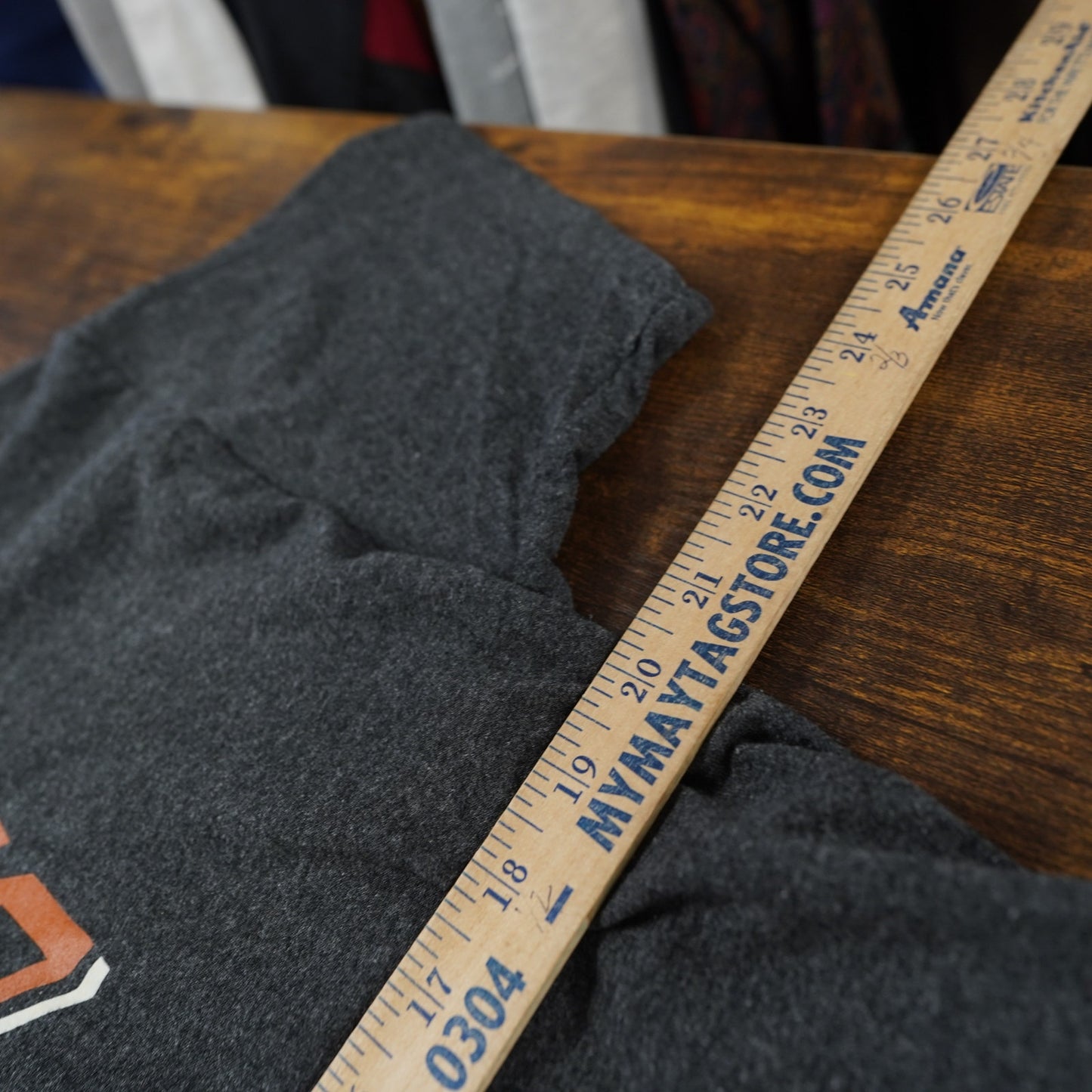 (L) University of Texas Longhorns T-Shirt Unisex Large Gray Burnt Orange Bevo UT