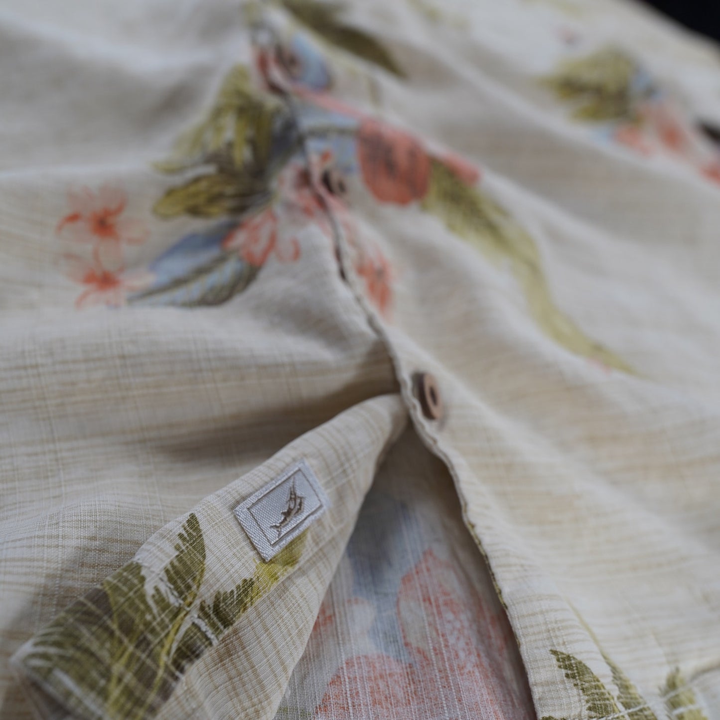 (XL) Vtg Tommy Bahama 100% Silk Hawaiian Shirt Men's XL Tan Floral Tropical Palm Tree