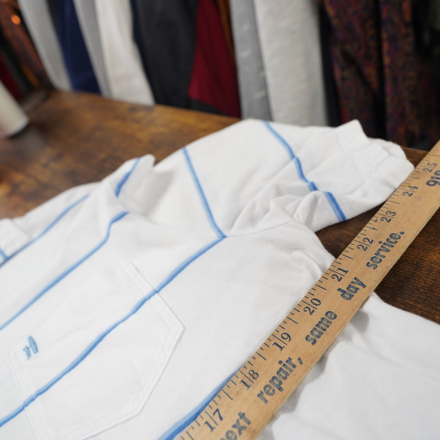 (M) Johnnie-O Hangin' Out Striped Golf Polo Shirt Men's Size M White Blue Preppy