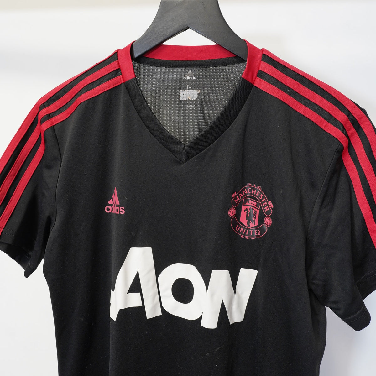 (M) Manchester United Adidas Training Soccer Jersey 2018-19 Men's M Black Red Futbol