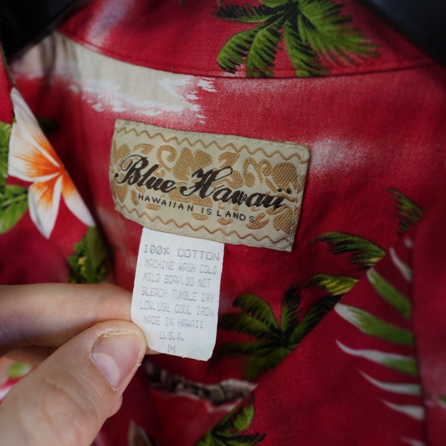 (M) Vintage Blue Hawaii 90s Hawaiian Button Down Shirt Men's M Red Palm Tree Surf