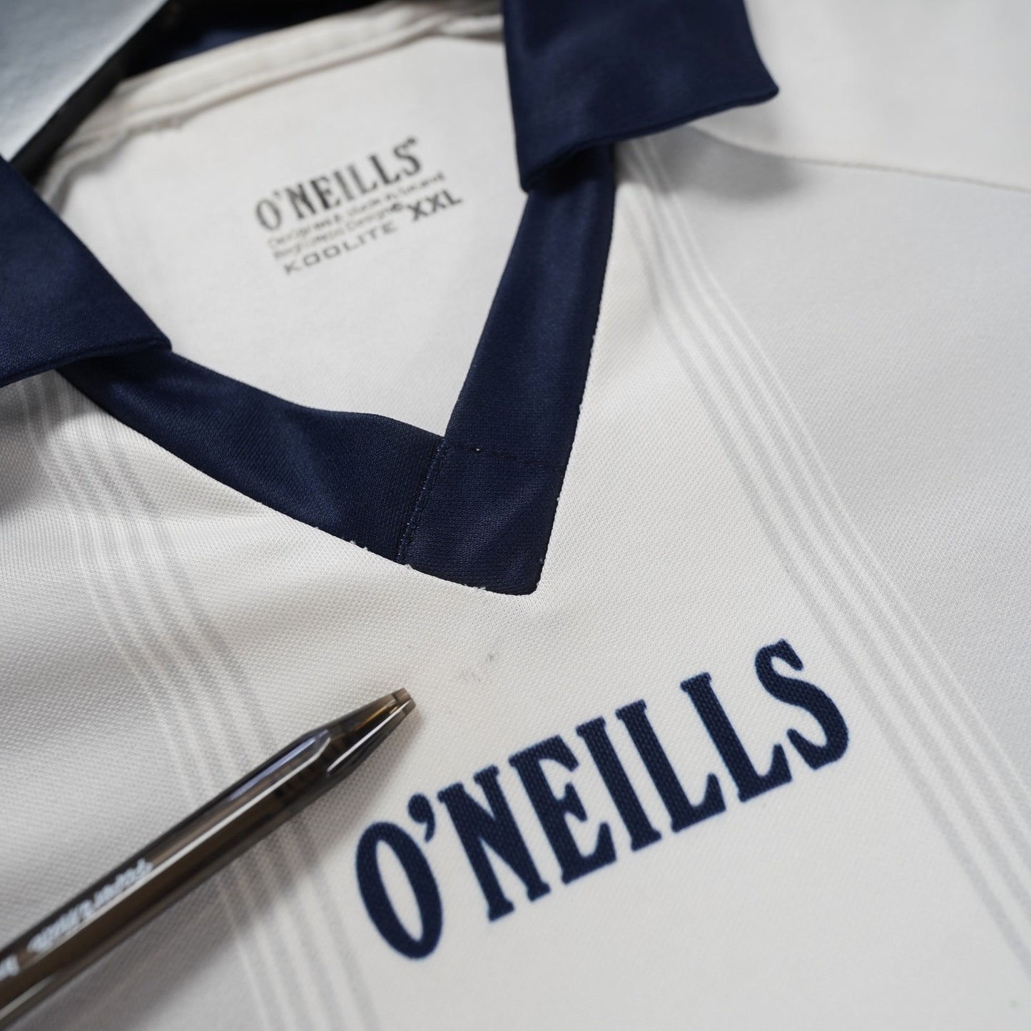 (XXL) GAA Ath Cliath Gaelic Football Hueling Shirt Jersey Trikot O'Neills XXL White
