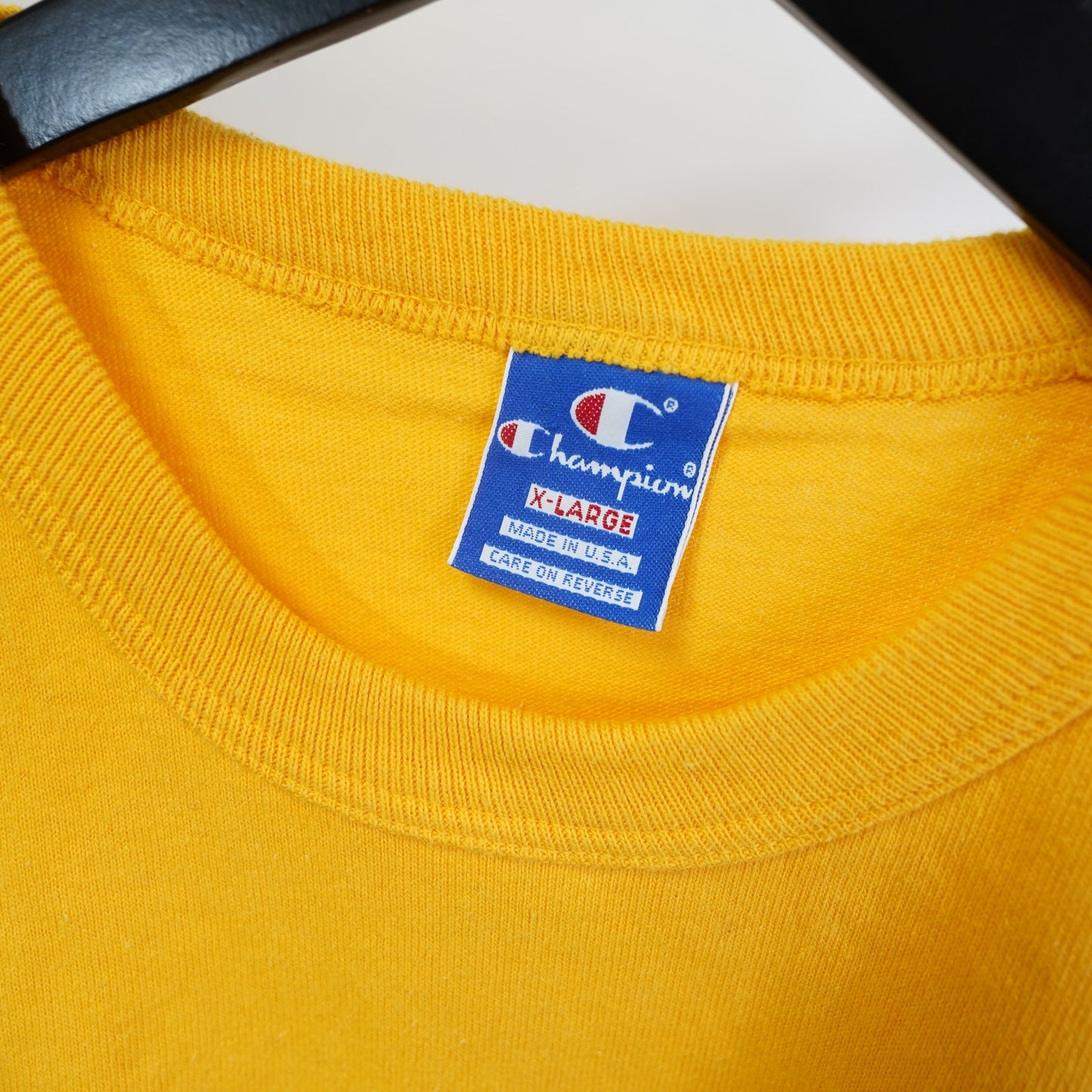 (XL) Vintage Champion 90s USA Made Graphic T-Shirt Men's XL Yellow Basketball Retro