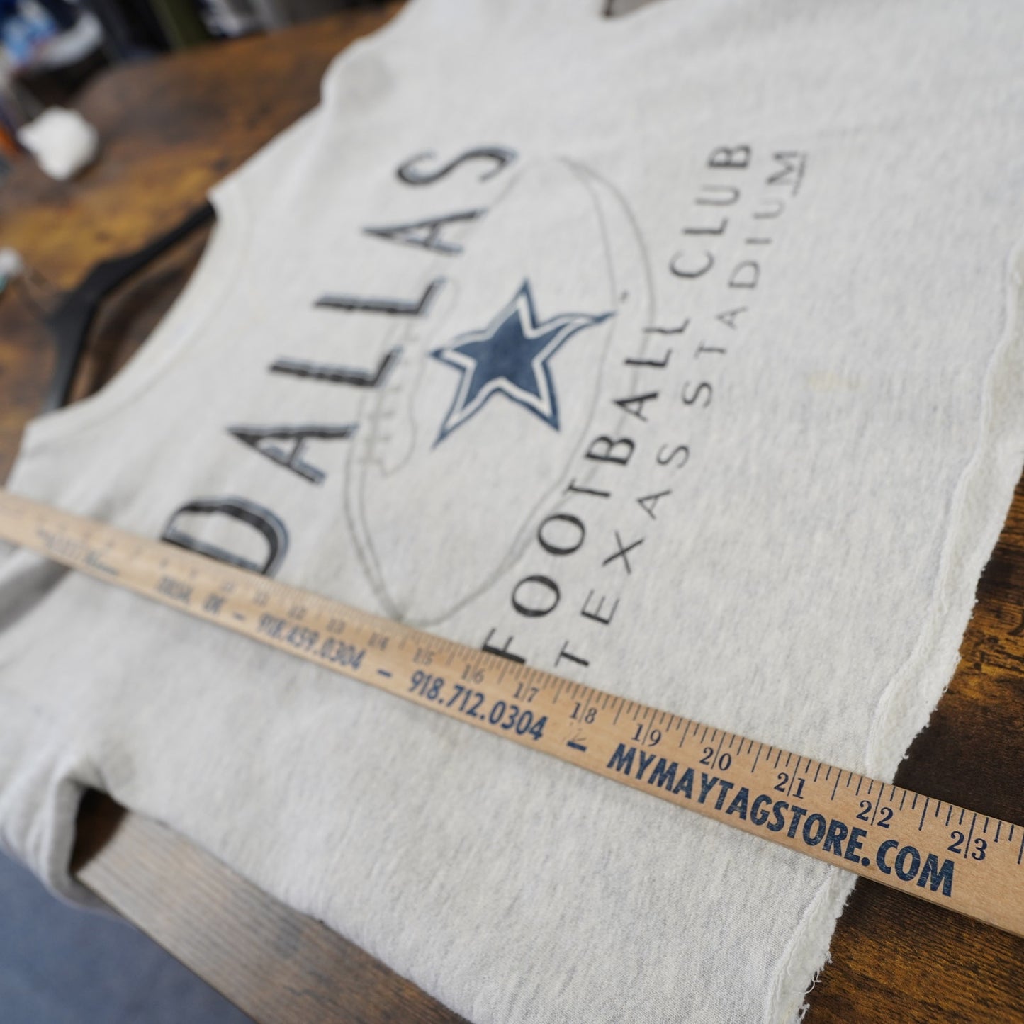 (M) Vintage Dallas Cowboys 90s Crop Top Sweatshirt Women's M Gray Salem Sportswear