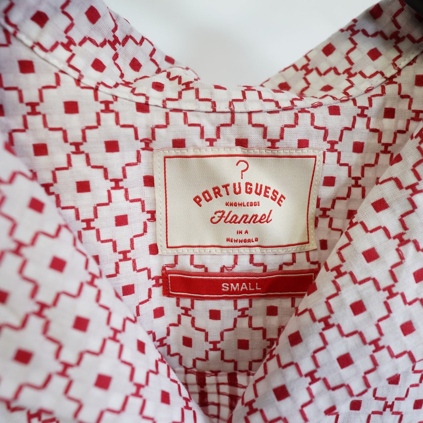 (S) Portuguese Flannel Tile Camp Button Up Shirt Men's S Red White Embroidered