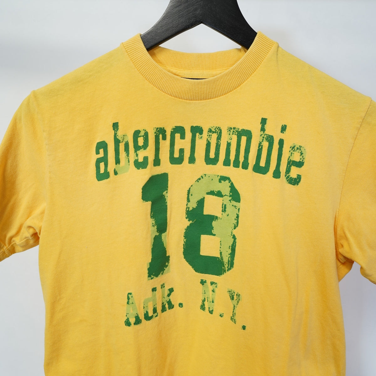 (Women's M) Vintage Abercrombie & Fitch NY Y2K T-Shirt Women's M Yellow Green 2000s New York