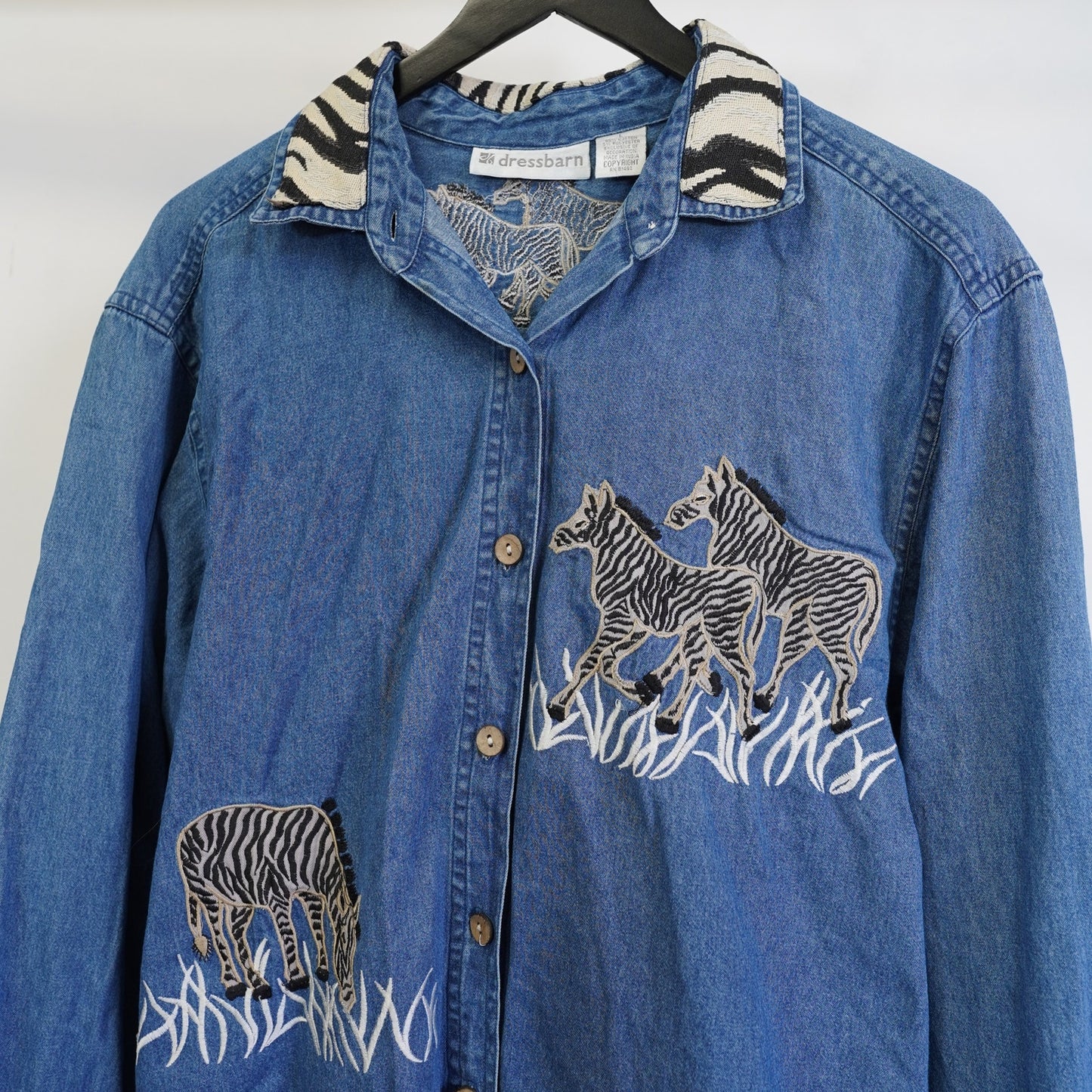 (Women's L) Vintage Dress Barn Zebra Safari Embroidered Denim Shirt Women's L Y2K Nature