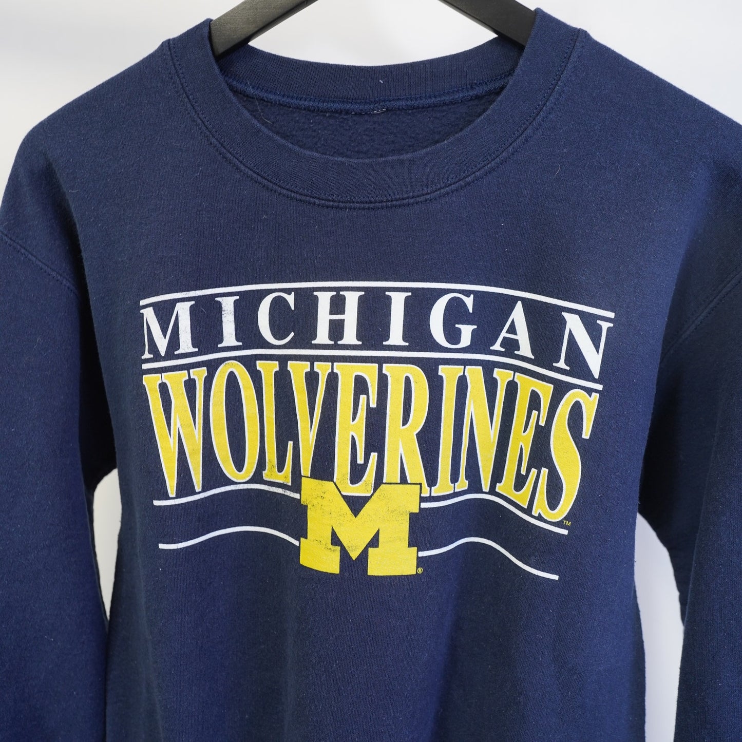 (S) University of Michigan Wolverines Crewneck Sweatshirt Men's S Navy Blue Yellow