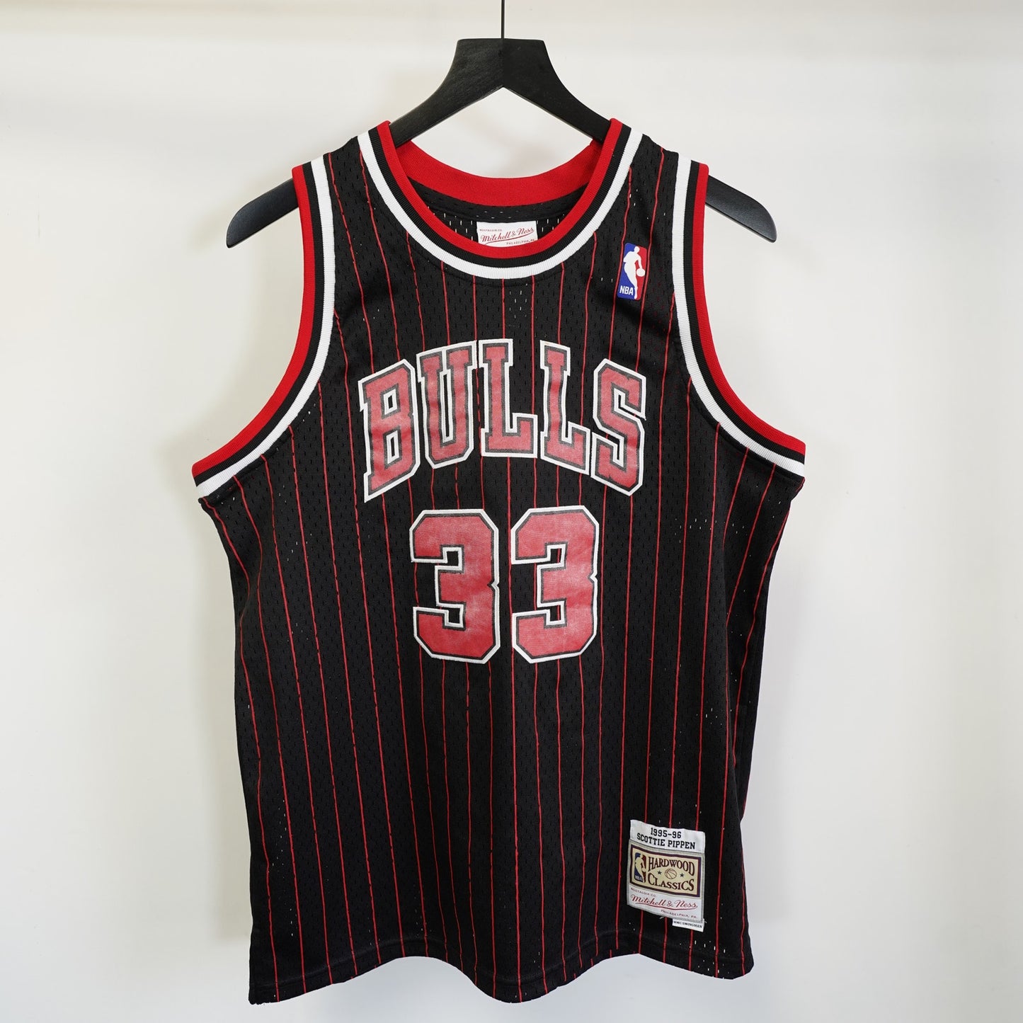 (S) Scottie Pippen Mitchell & Ness Sewn Bulls Basketball Jersey Youth XL Adult S