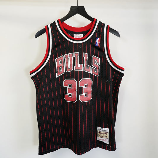 (S) Scottie Pippen Mitchell & Ness Sewn Bulls Basketball Jersey Youth XL Adult S