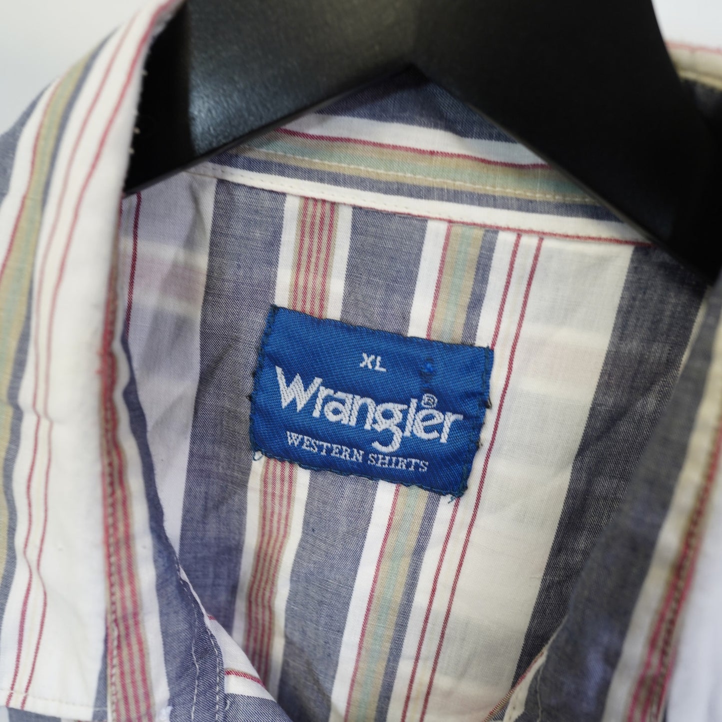(XL) Vintage Wrangler Western Pearl Snap Striped Button Up Mens XL White Short Sleeve