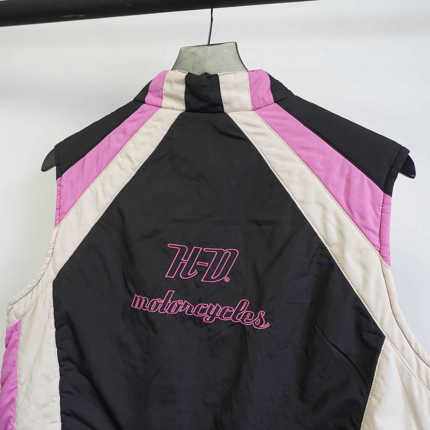 (Women's XXL) Vintage Harley Davidson Motorcycles Puffer Vest Women's 2XL Black Pink Y2K